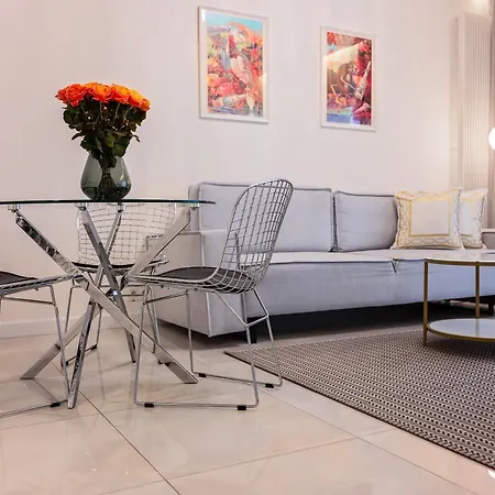 Apartment Mennica Patronus Warsaw