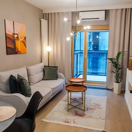 Mennica Patronus شقة *